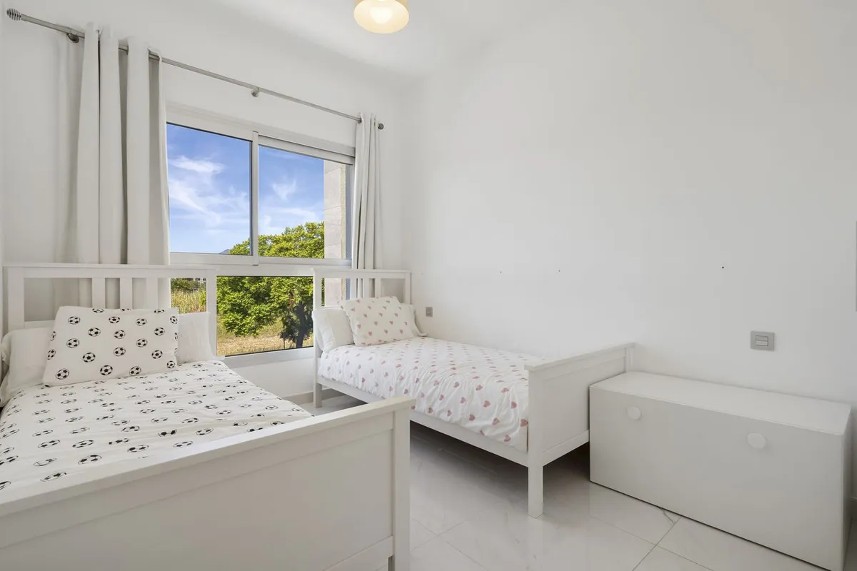 9e48b39d-5ca6-464c-99ec-73d80e404d12