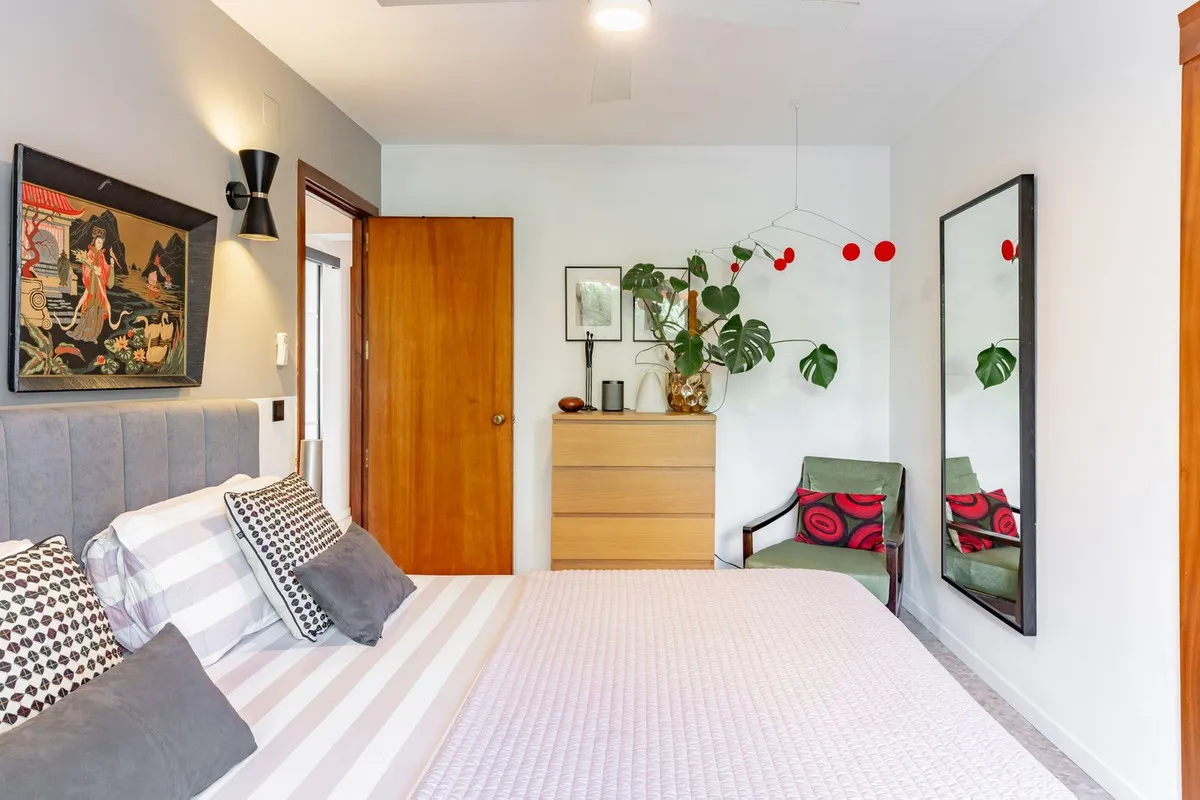 a086d143-8c82-4b64-ad49-79193769c1a9