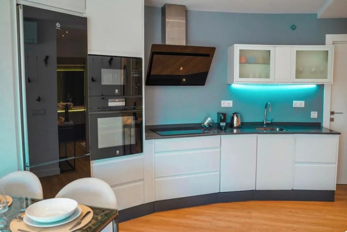 0f423b77-eb90-4272-9608-eaea3d9e8160