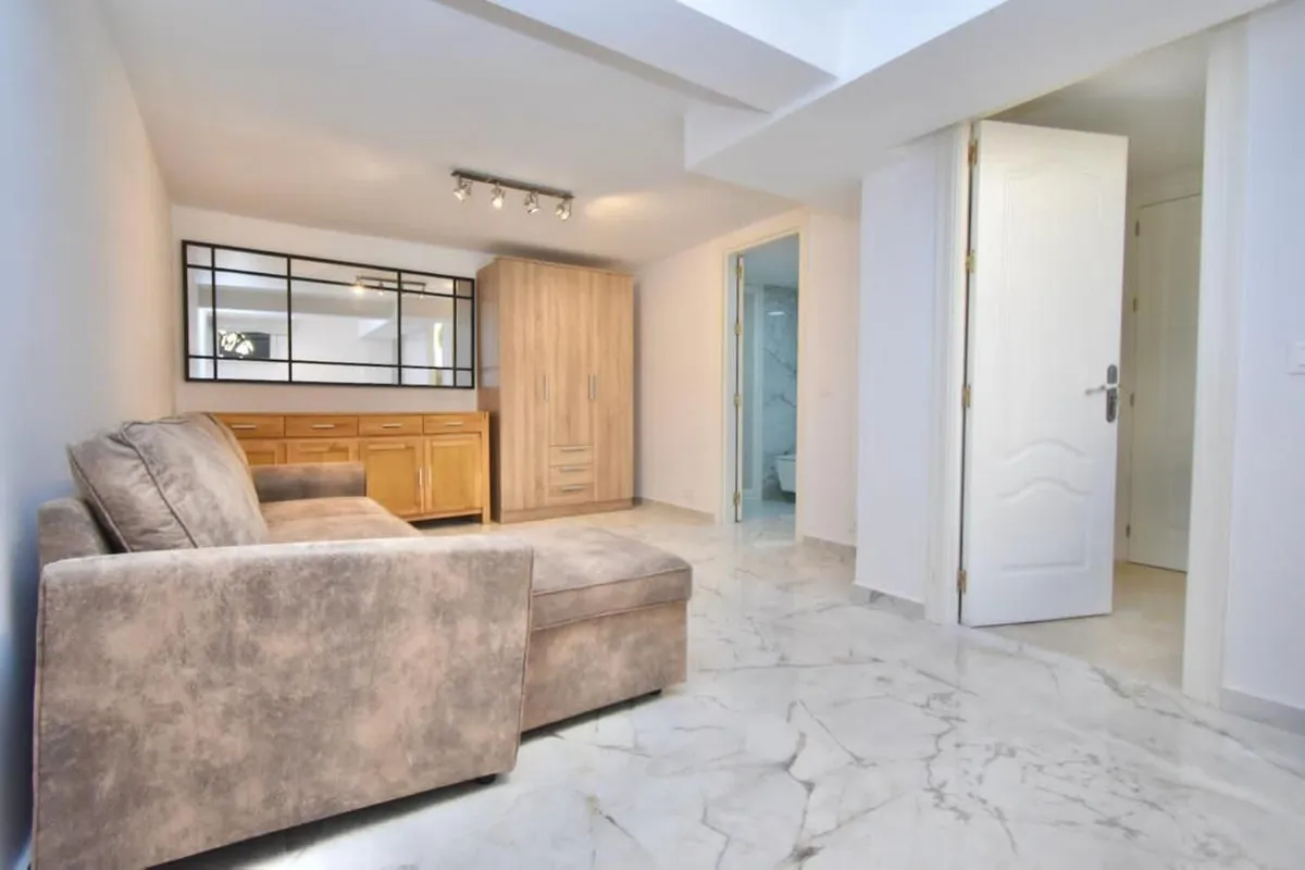 80c90f36-9a60-48bc-9b0b-192d82d43037