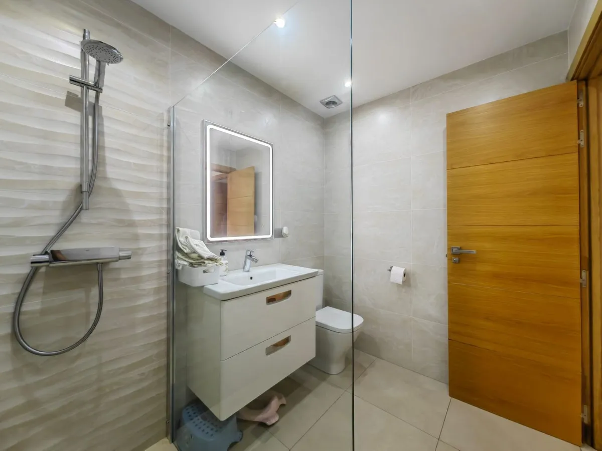 4df0c22f-b673-4d8d-b4d4-5c85a18c9226