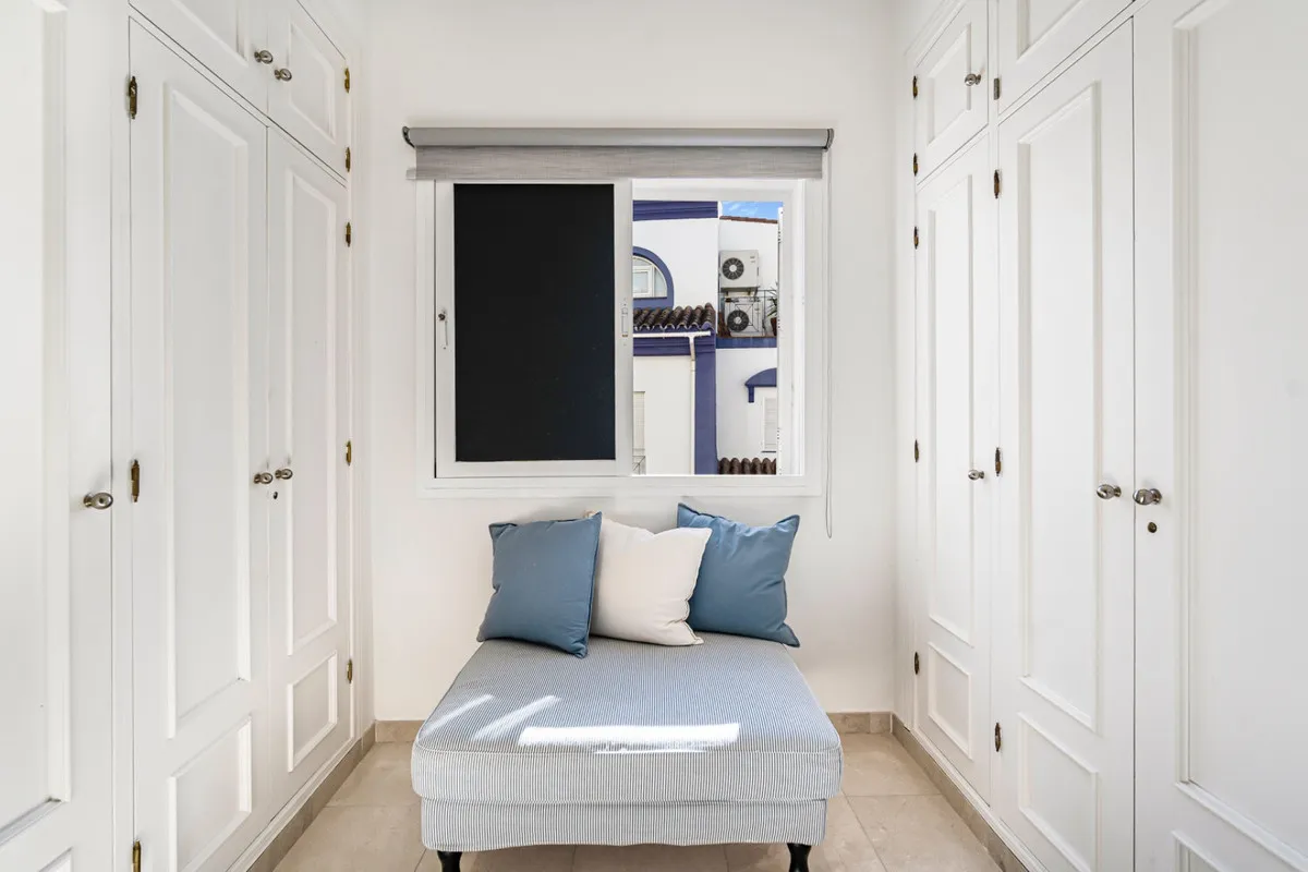 9ddb9abf-5cf7-4e19-adad-89acce316508