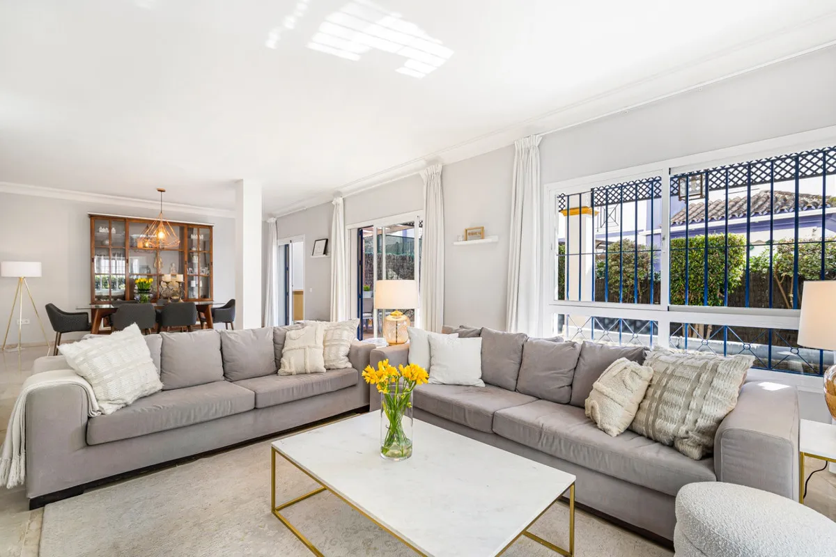 fa9d5cb5-3f39-4cfd-958a-d8ffa640b6b7