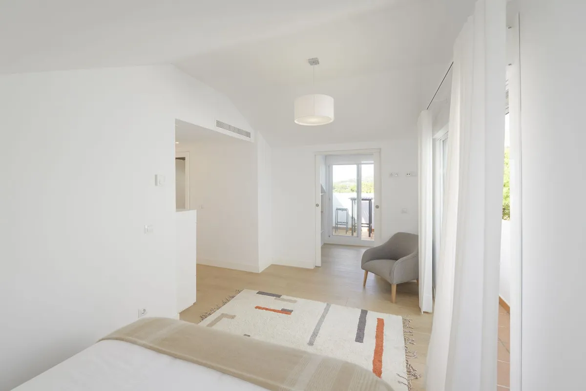 cf2bf551-a1b7-4bfd-8292-f49c2a45b2ee