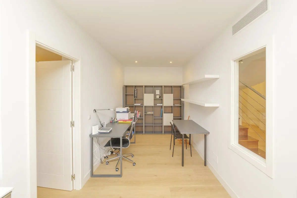 db676d07-c997-41fc-b298-3533a00b3e4a