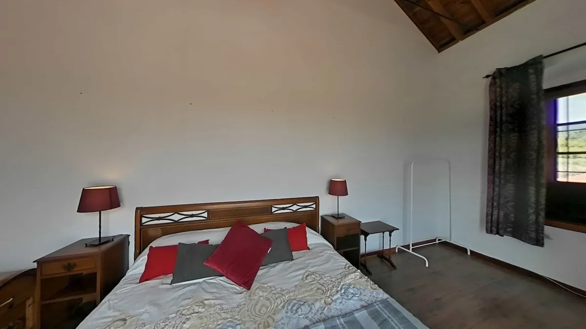 5f2e3d2a-fc5e-41bf-920a-6ef981863173