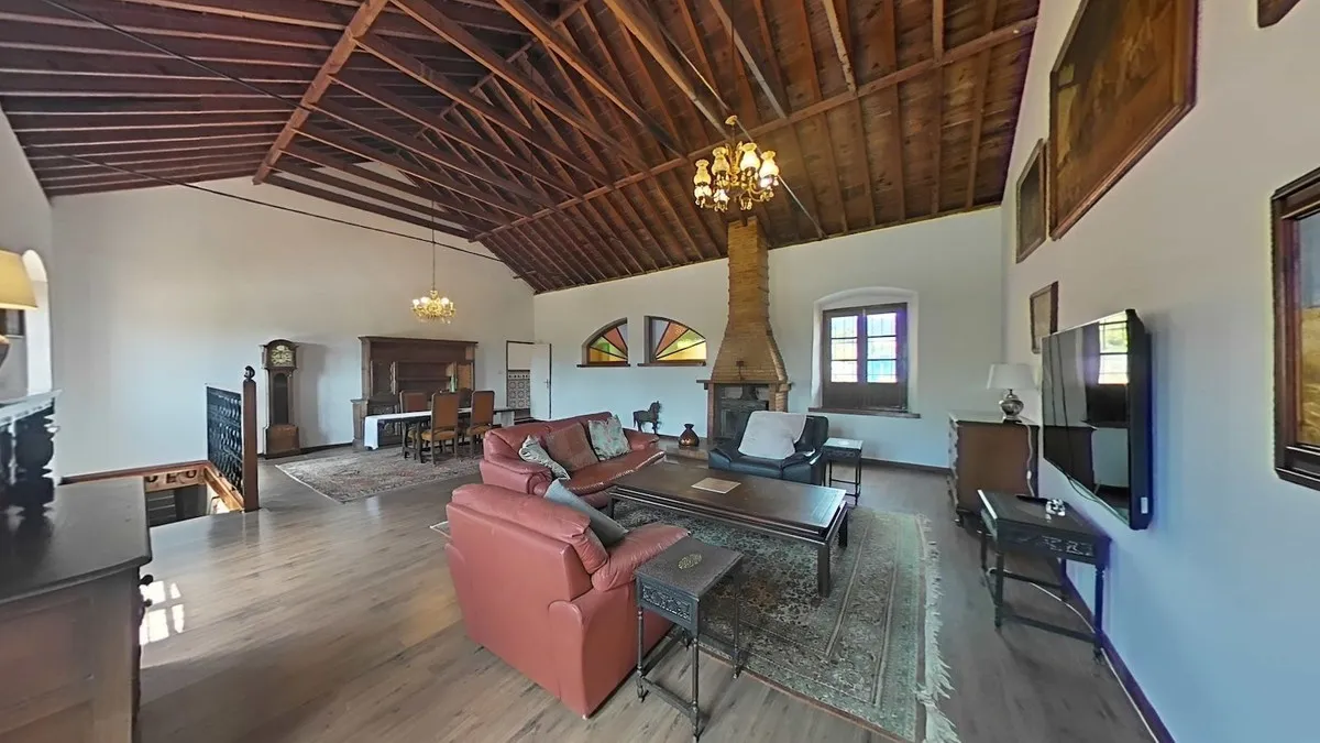 61fc289c-4f14-40f8-b876-7a9a6ae66230