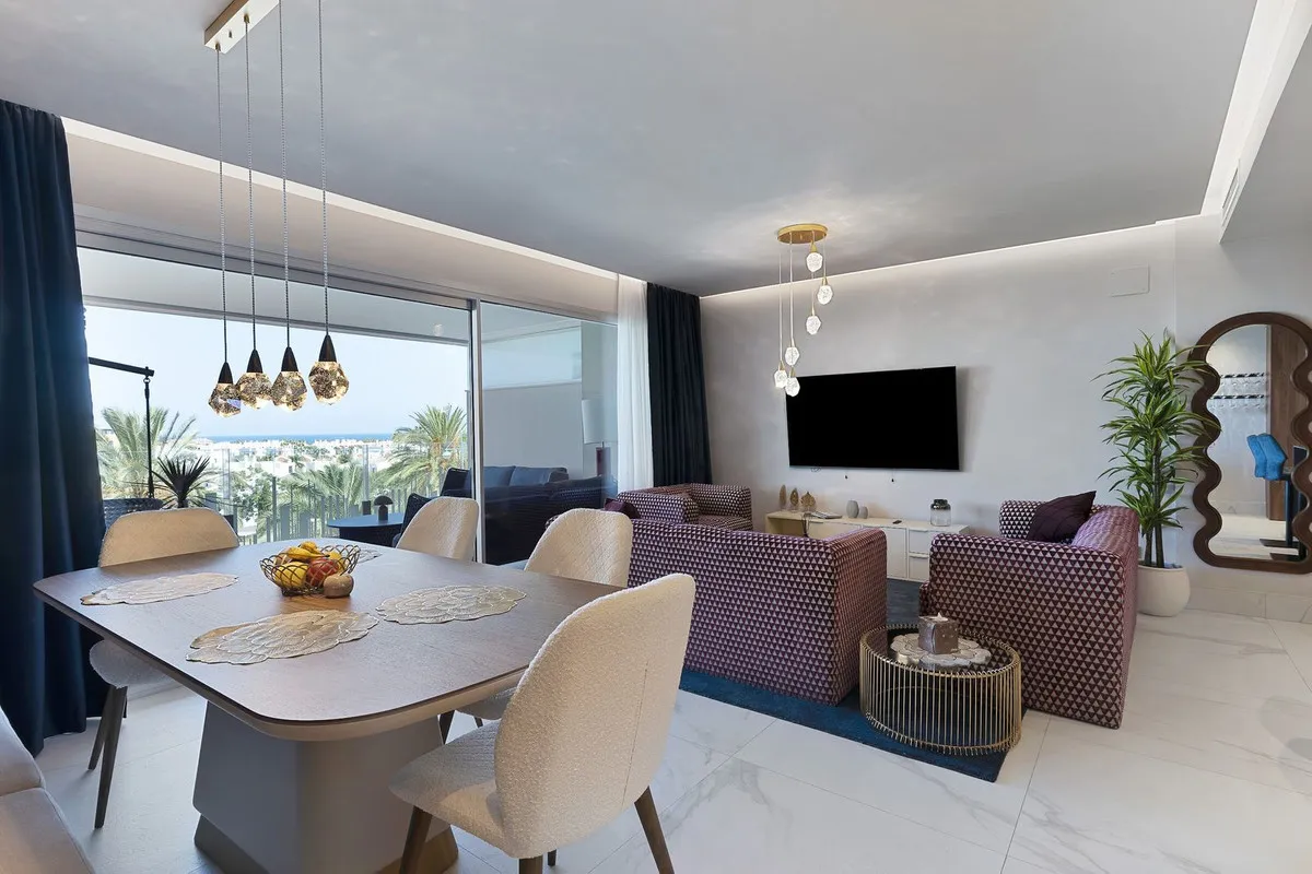 06525cca-c89b-4323-ba2b-9d314e17711d