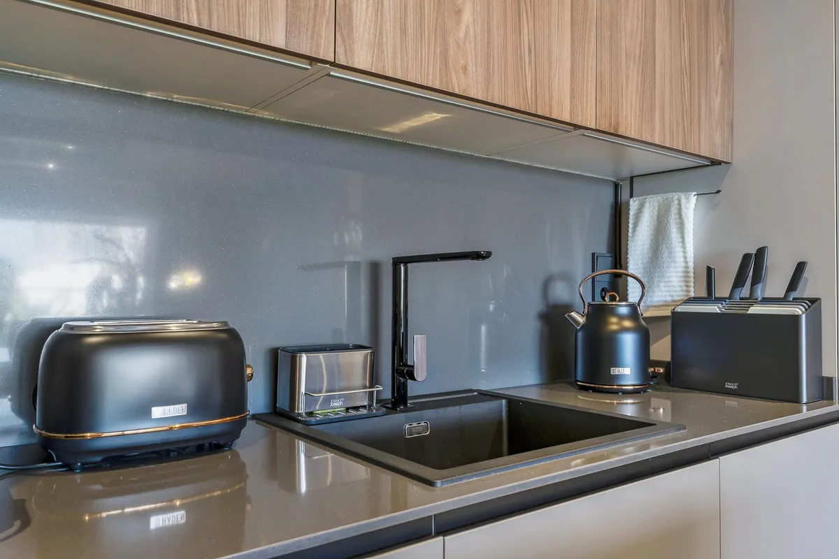 29c470d3-f241-478f-8663-5d59c38f4f23