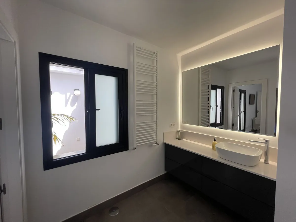 dfe8f5fb-1734-4e2a-b280-7e1e4fd0485a