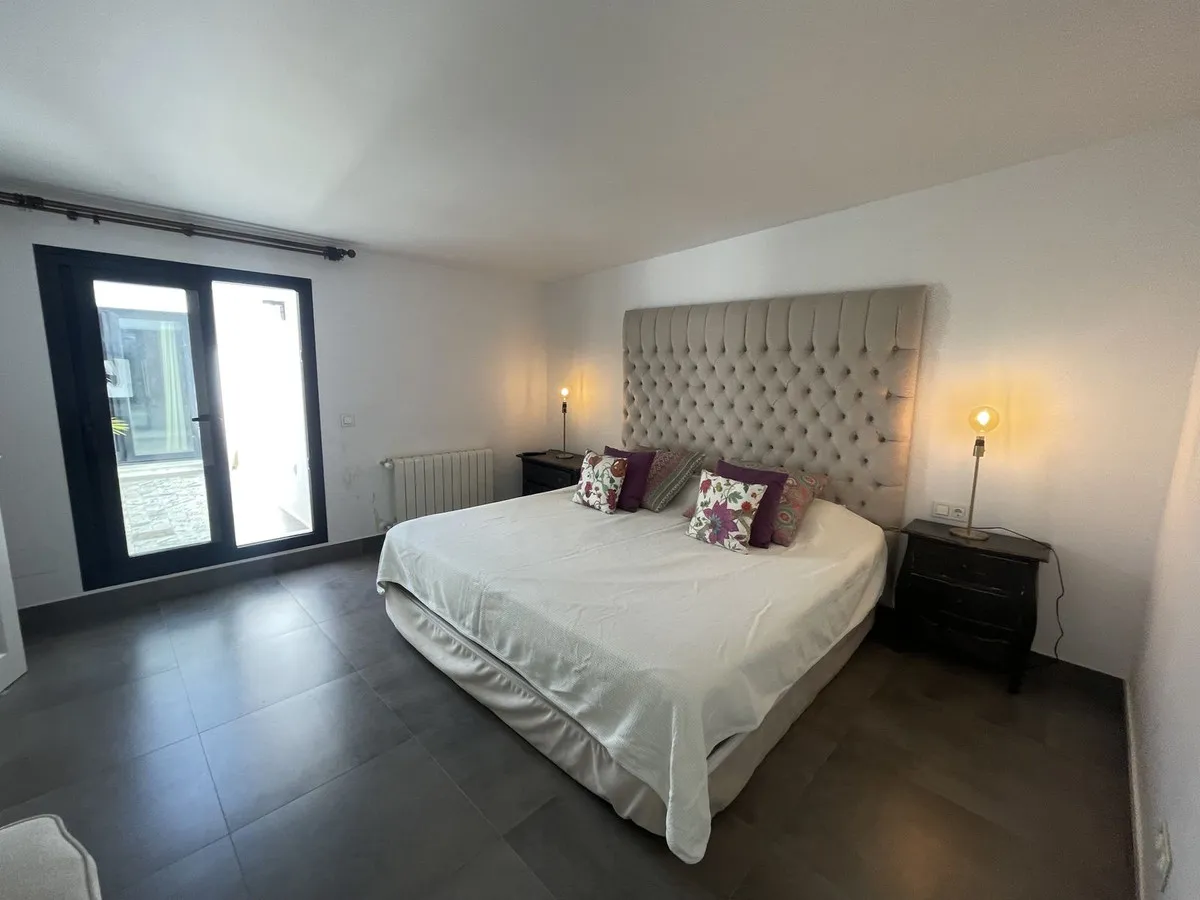 e6555c15-0a03-43ff-b7a8-640132179a0b