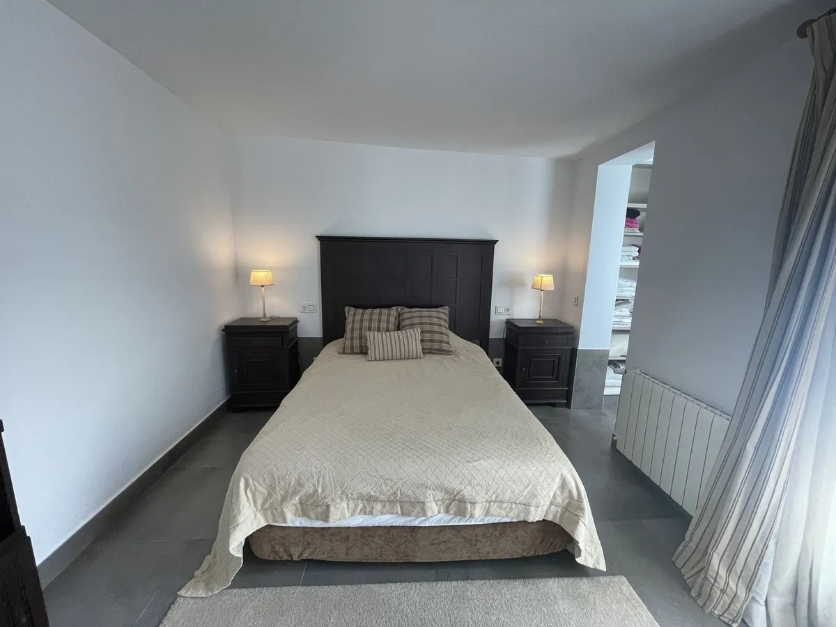 e6d9fdf0-9d48-4edf-9c25-c3ef6e16951c