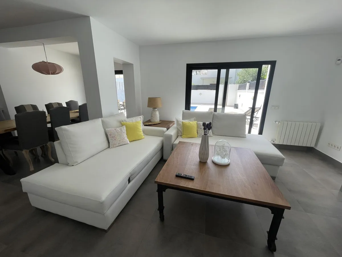 f8edfbbd-7b21-42ef-be36-bf3fc8653750