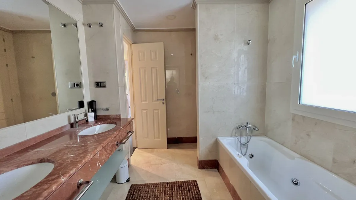 84e63987-5646-4c45-be34-e78d0fbd2e9a