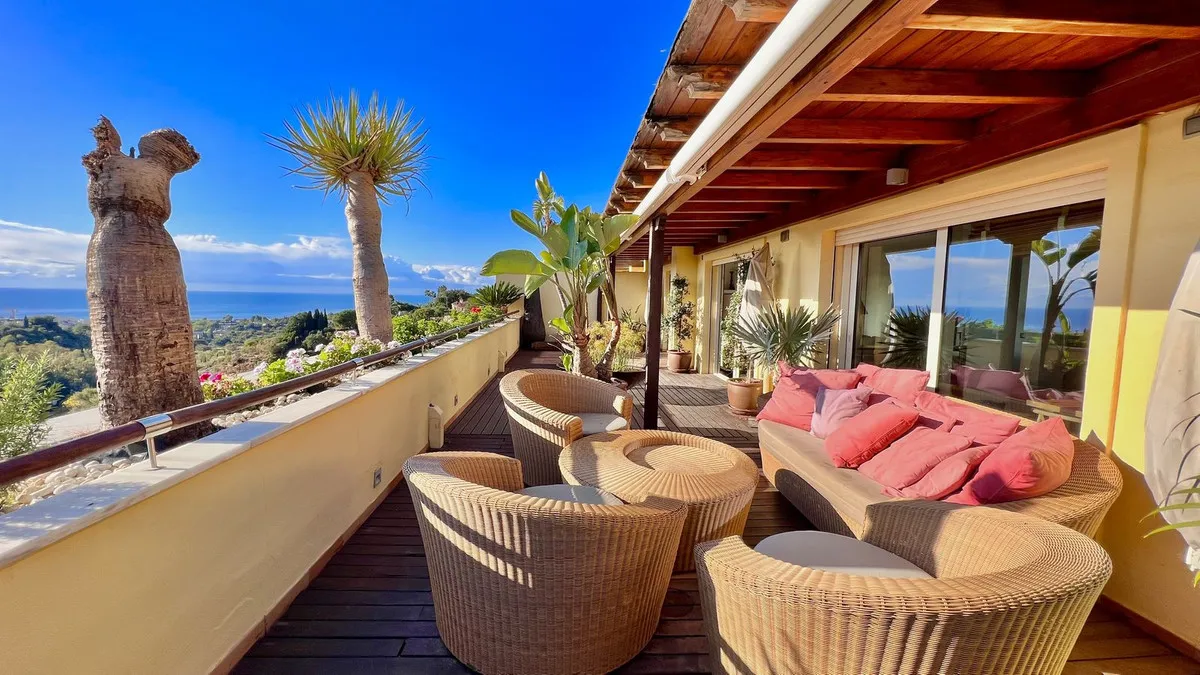 b3599f27-964b-4e6d-818d-93457912fcf7