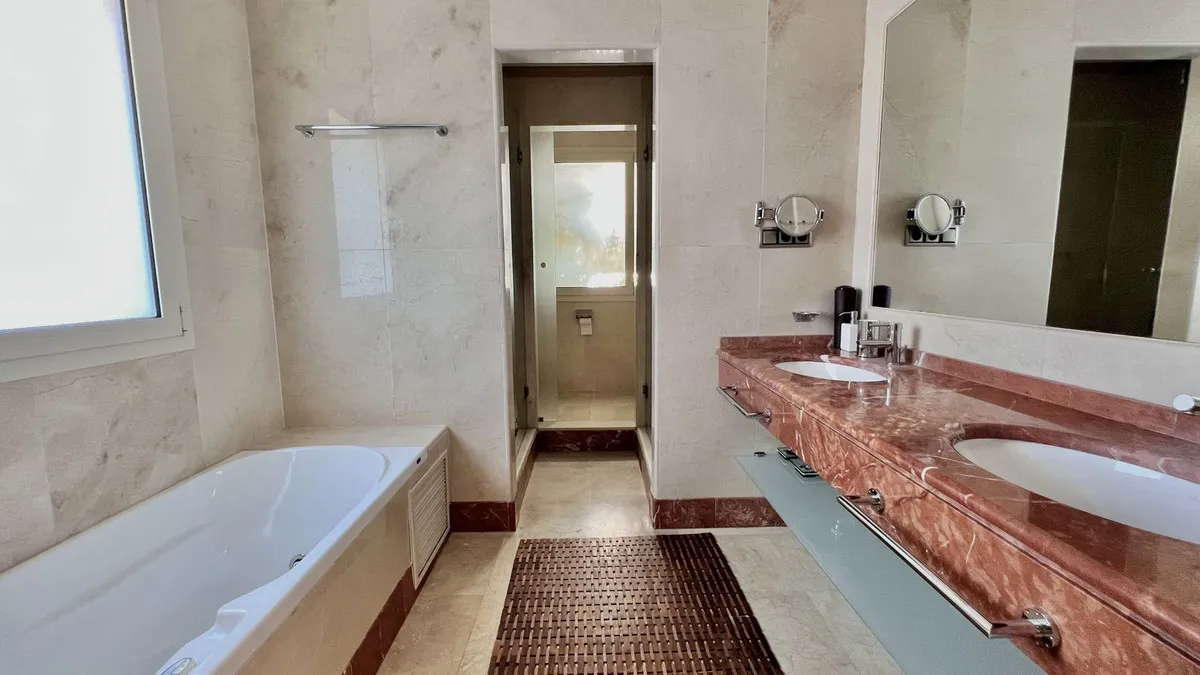 c98029c8-029b-46ed-8735-96dfce32b822