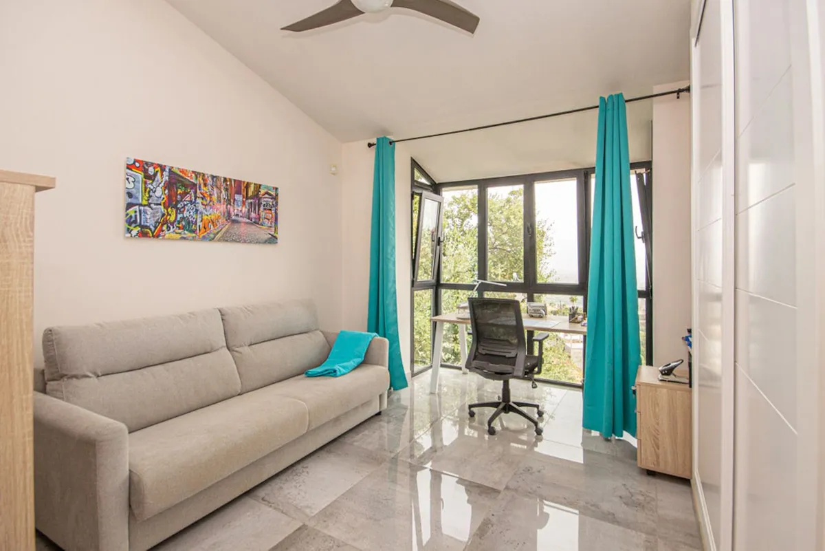 06655bb5-e299-479a-ac70-4103f1c812fa