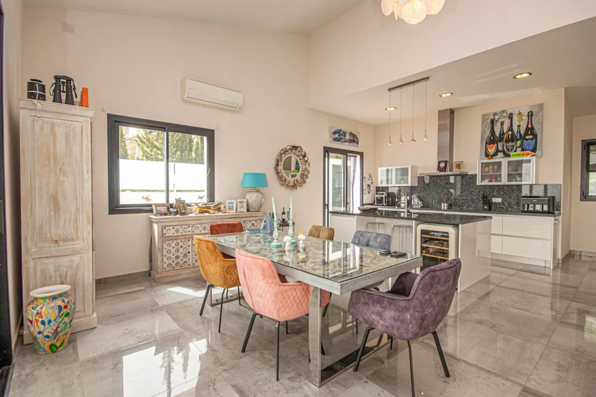 44255350-c0a2-4689-a78a-4ff1a4d743d5