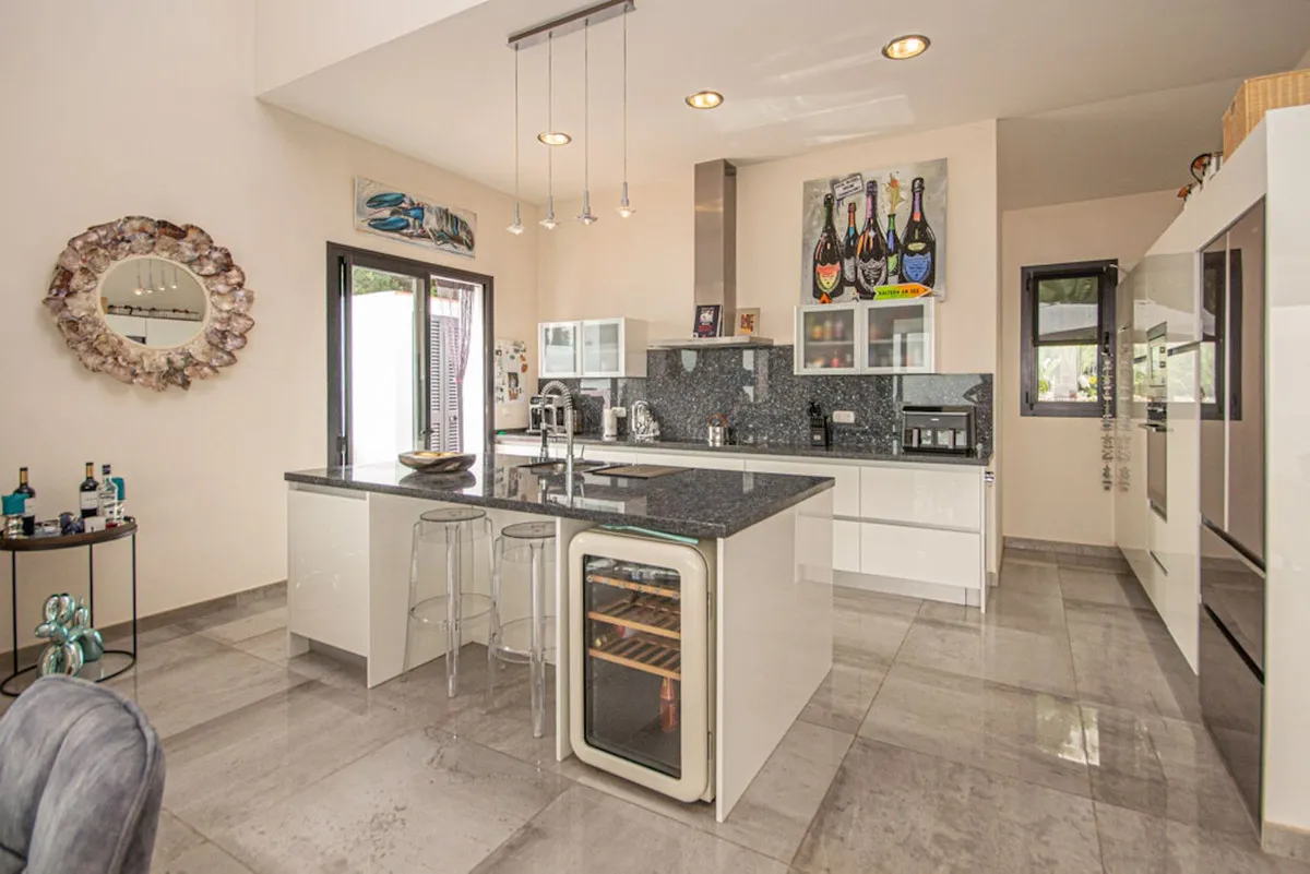 47c65861-a9f1-4ba2-ad92-4d880b54e34e