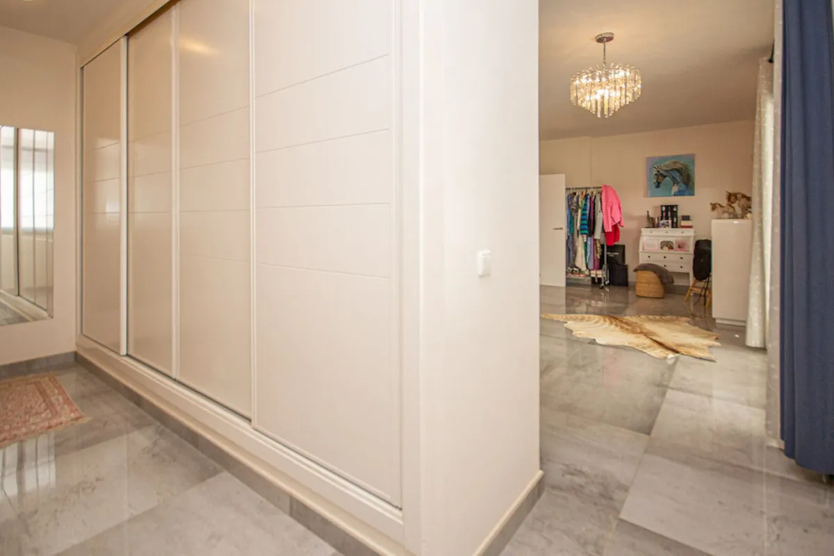 6ce7b02b-1757-4846-986c-c4160cd8fca8