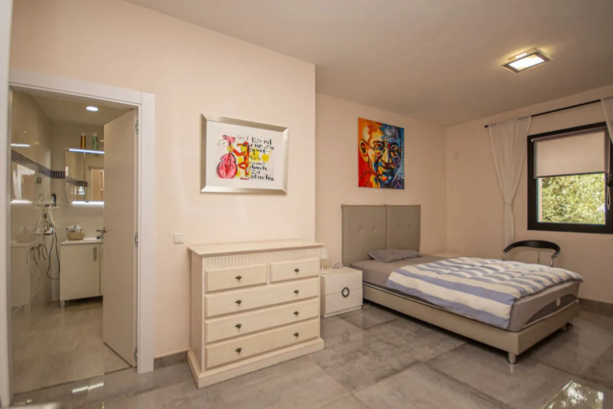 77eb4fdf-45a0-48e5-81f3-819c581d1e99