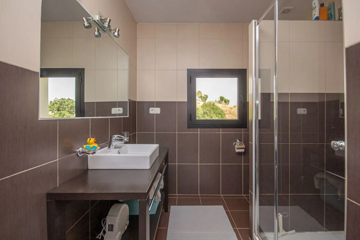 ba813c91-16fe-4b87-a8cf-ff3cff05c3fd