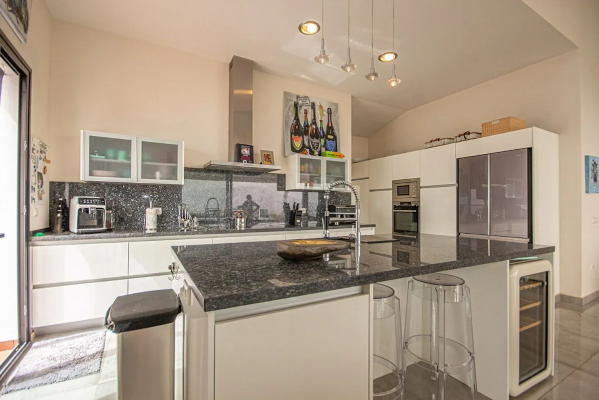 cc6cdd50-2367-45b5-9c27-7a47bf619b44