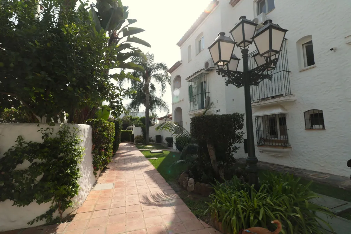 b06134fc-d0fb-459e-8f43-27a93fa5dbf5