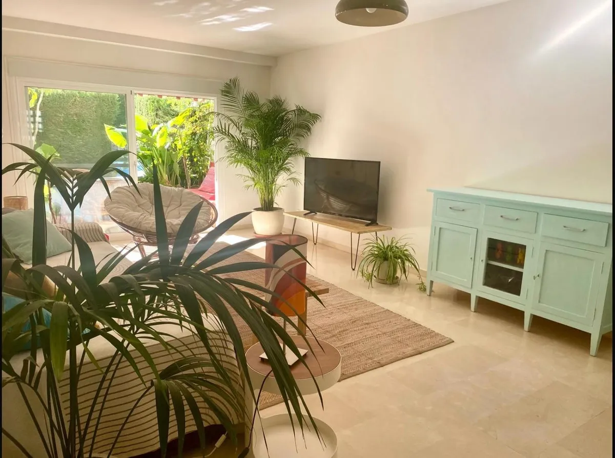 1c9da795-9721-4619-8a72-8e2a9a4cd48f