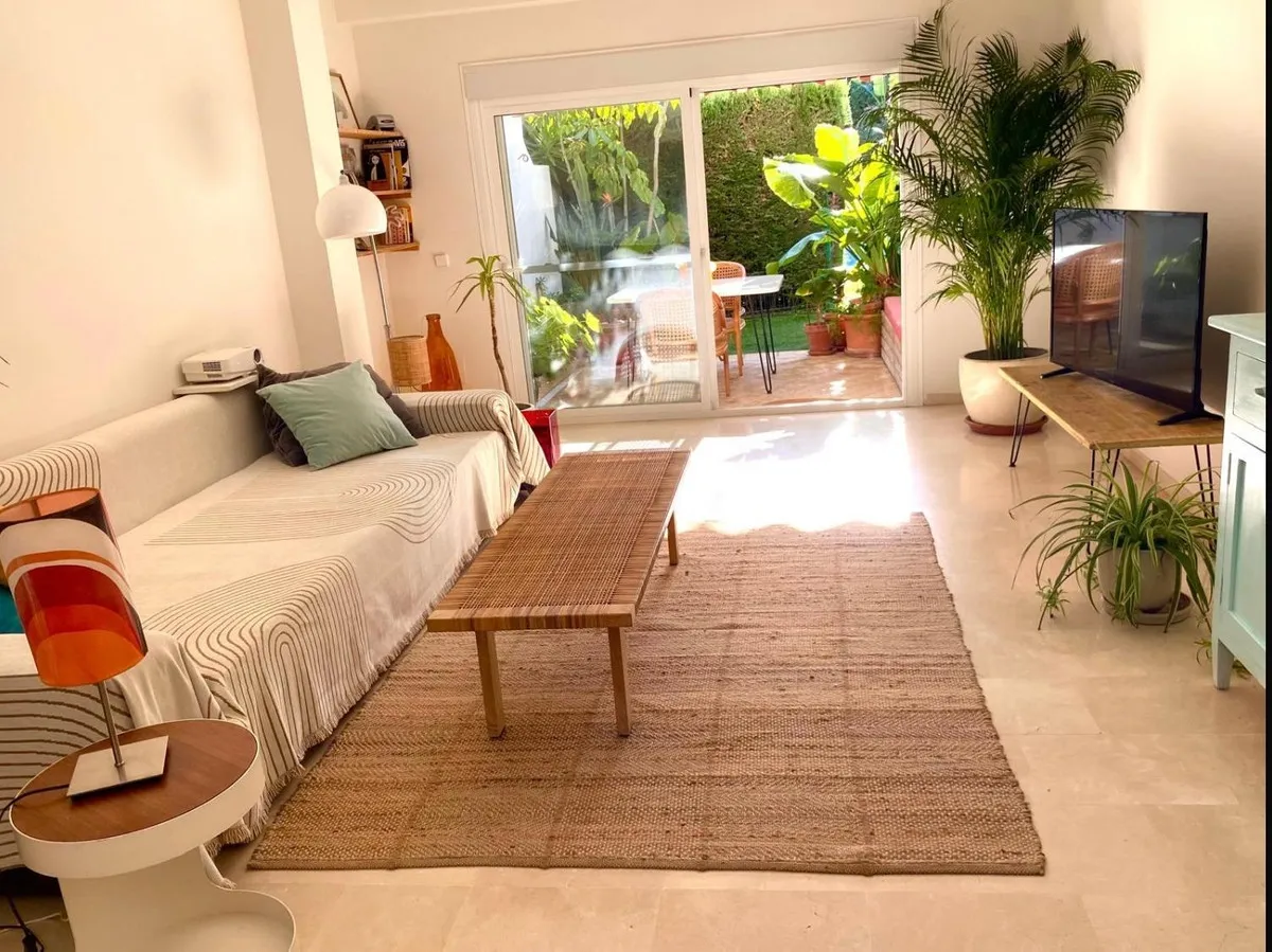 51058651-94a3-4eda-b155-c00feebf9010