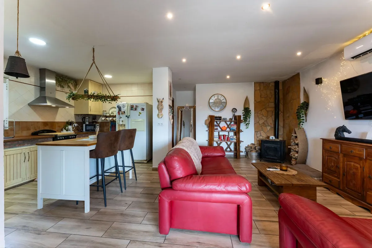 4c3ff08d-504e-4acc-ad11-79d9bec33e40