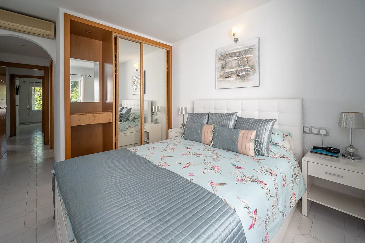 057fb0c6-6e90-4afd-bd86-7421ad16ccc4