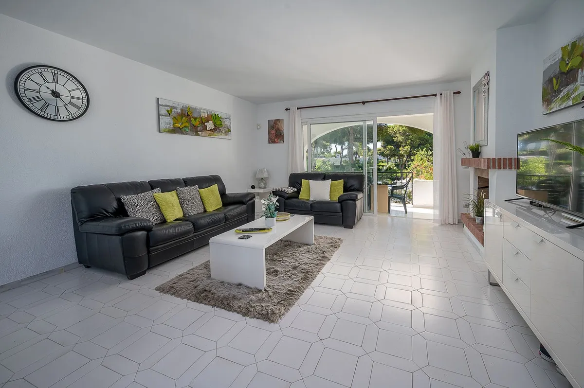 8ab8f5fa-7783-486c-a67b-f48b4ee5abb7