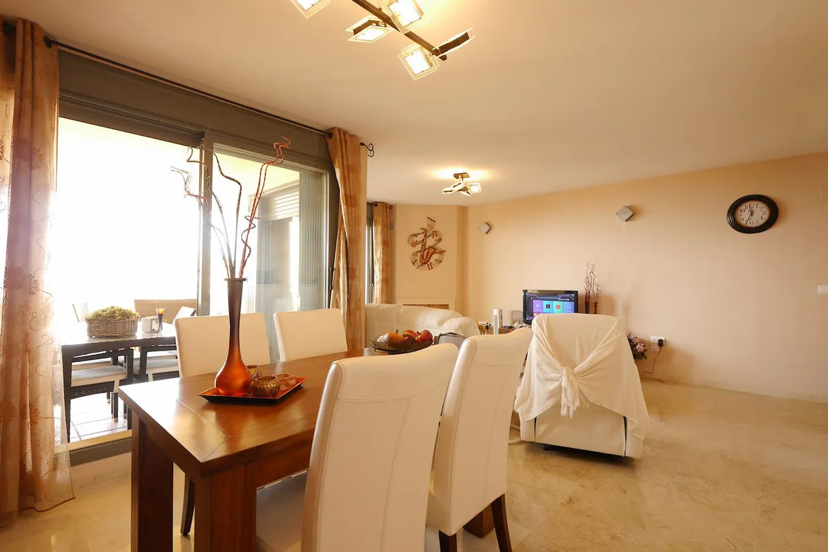 4d0f94c8-a0d2-43f5-9b3f-4f16dde00ab1