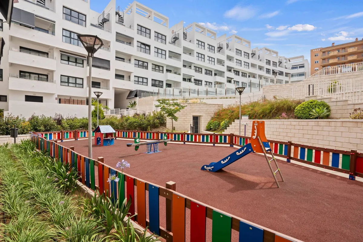 d5e5382f-b7e4-4e0f-86c8-83e1fc60361b