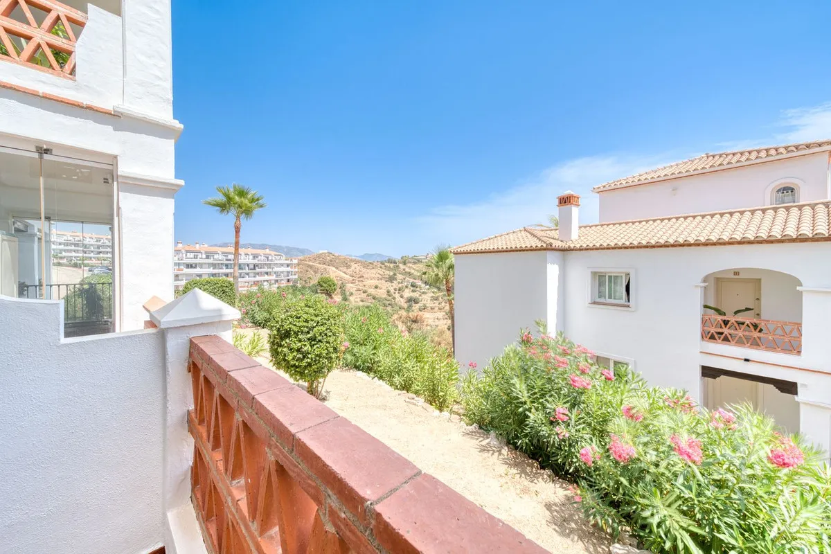 21e7a360-23df-4445-95ff-d1435fd1e949