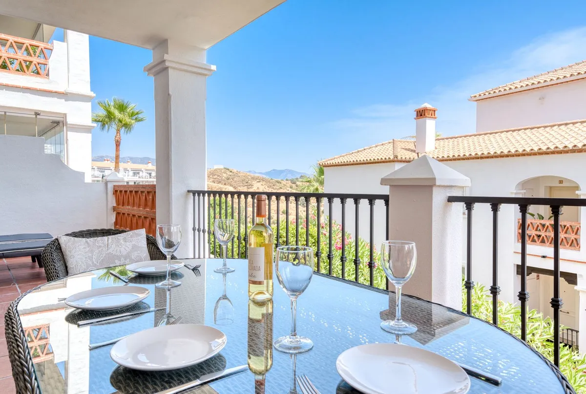 aa6e2462-5a88-44e5-89b9-3f959b28872d