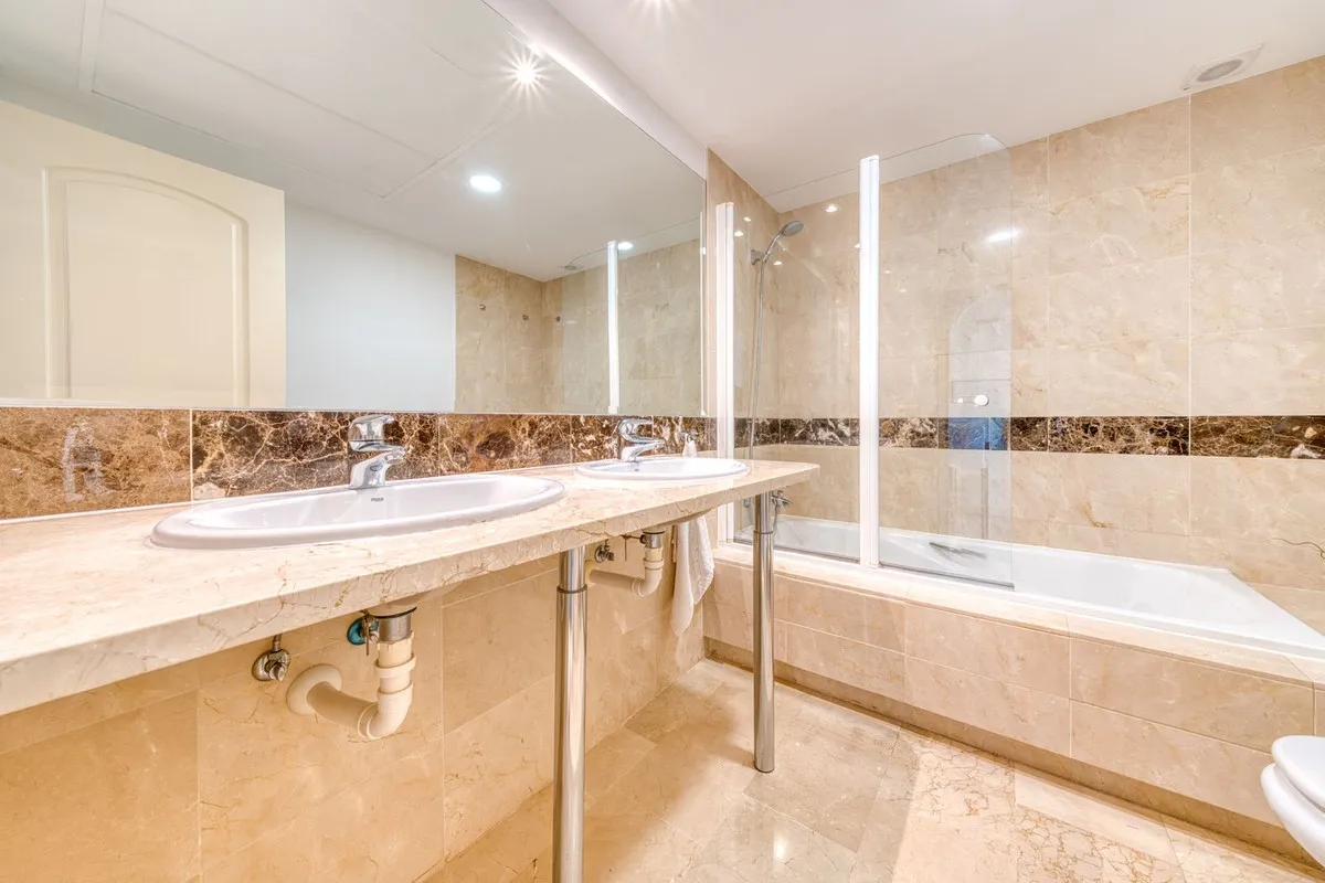 dccf6455-b011-417b-ac8c-5ab56983c5ed