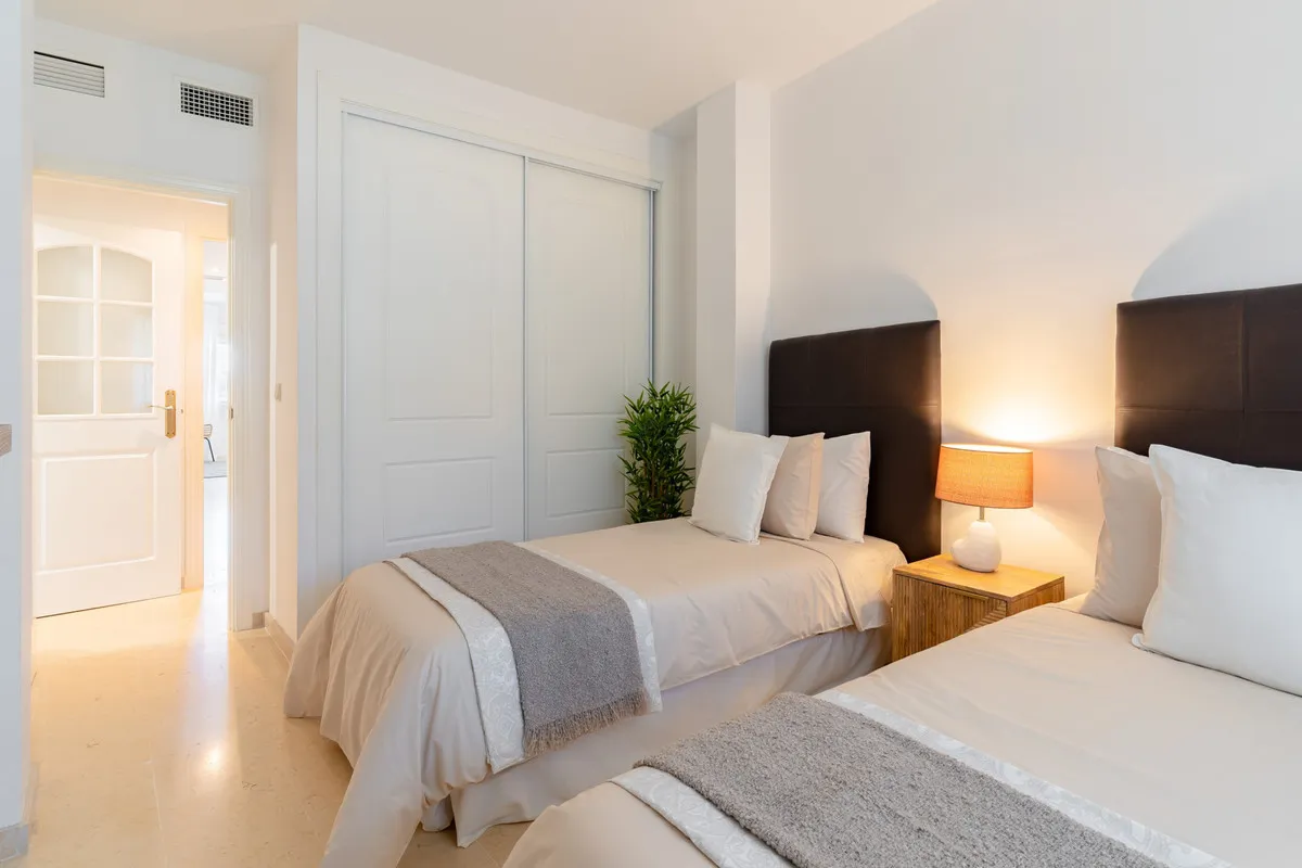 b4e5b895-67d3-45f1-b98b-7b8d8e5fbc1c