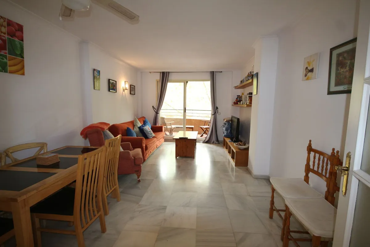 a4e975d1-0969-4fe3-8e65-7100b842e878