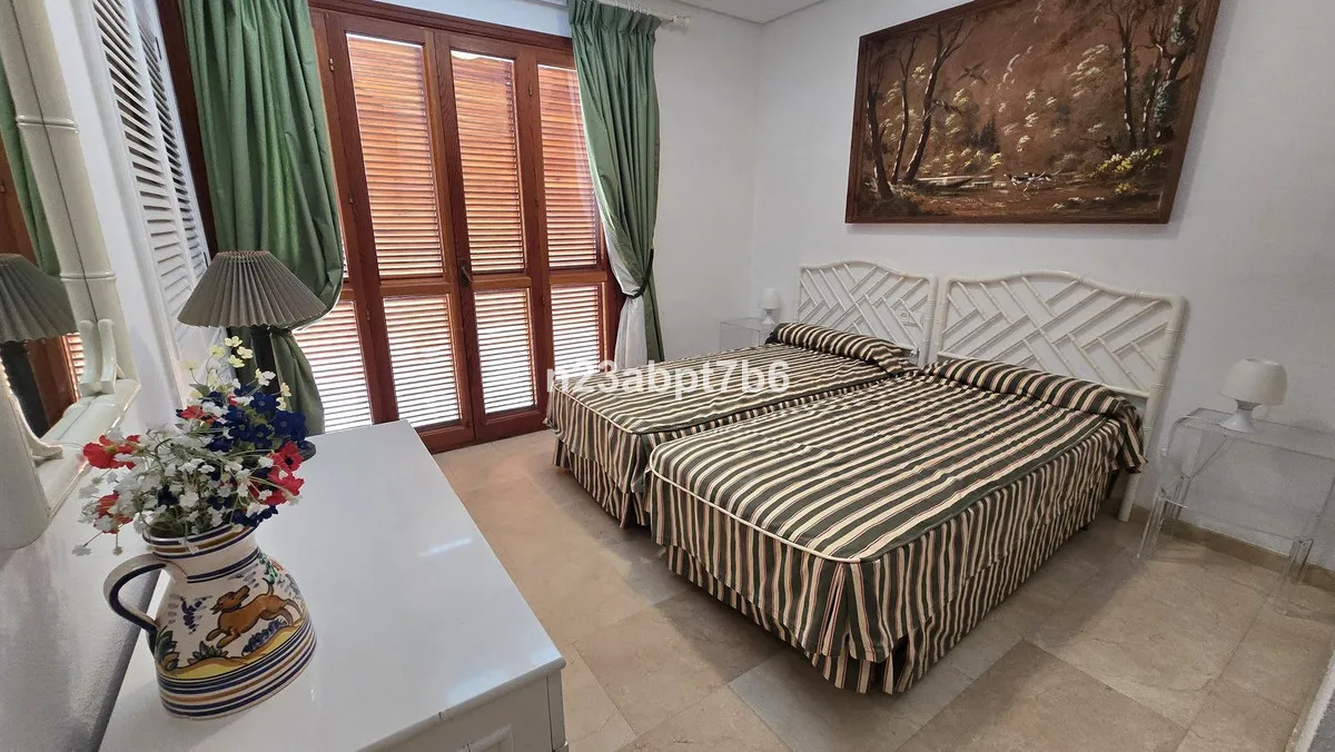 c8b37582-a87d-4df9-ab2b-c5a5a99cf83e