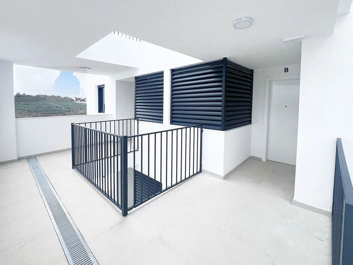 f16f23f7-d8d7-4bf6-bb85-13216d71fce1