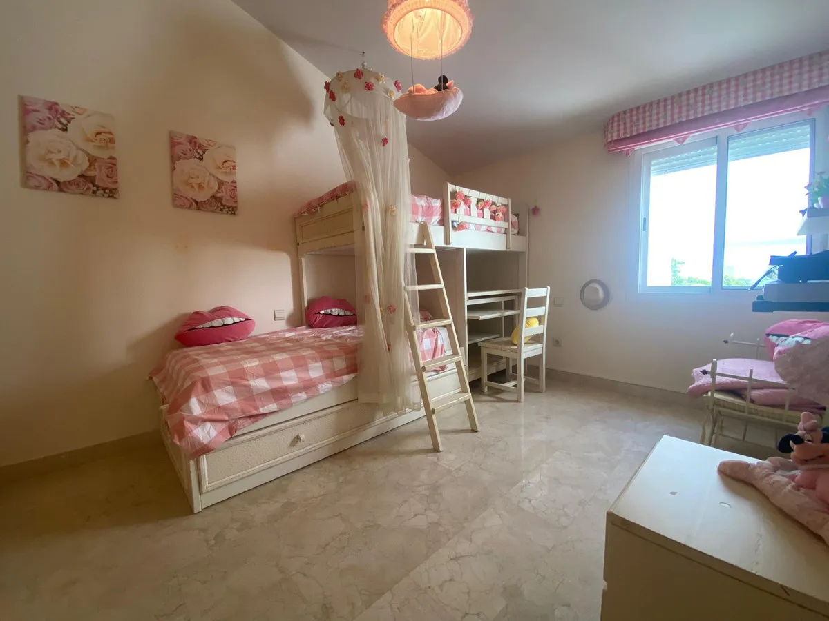 1c9e10f8-b009-4223-9af5-7e4cfda3a9a0