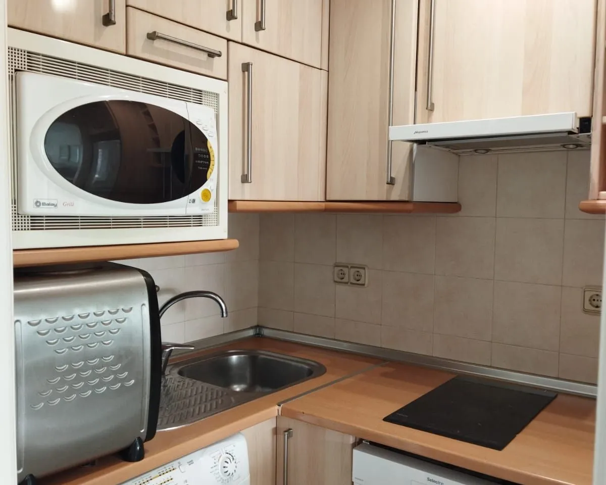 f12fda42-7dd3-46d6-835b-21d13e24557b