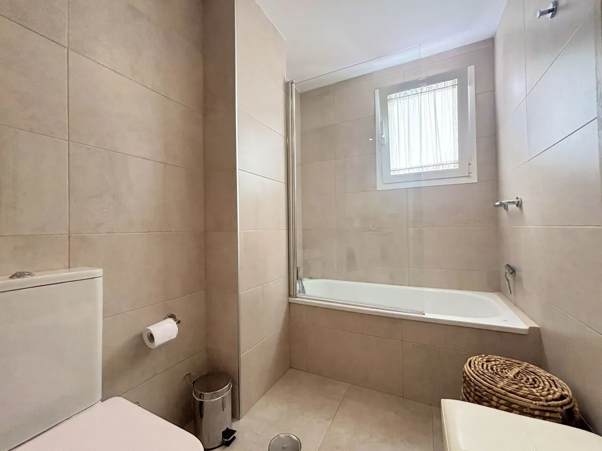 8d79eefe-35e5-4335-8306-d43e24b4c61a