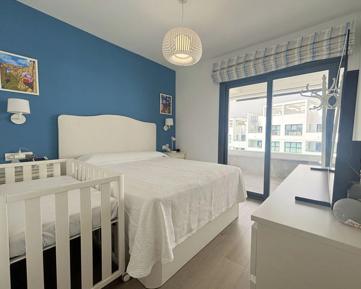 c5ed674f-b39a-487b-83b7-c9df7a8670fb