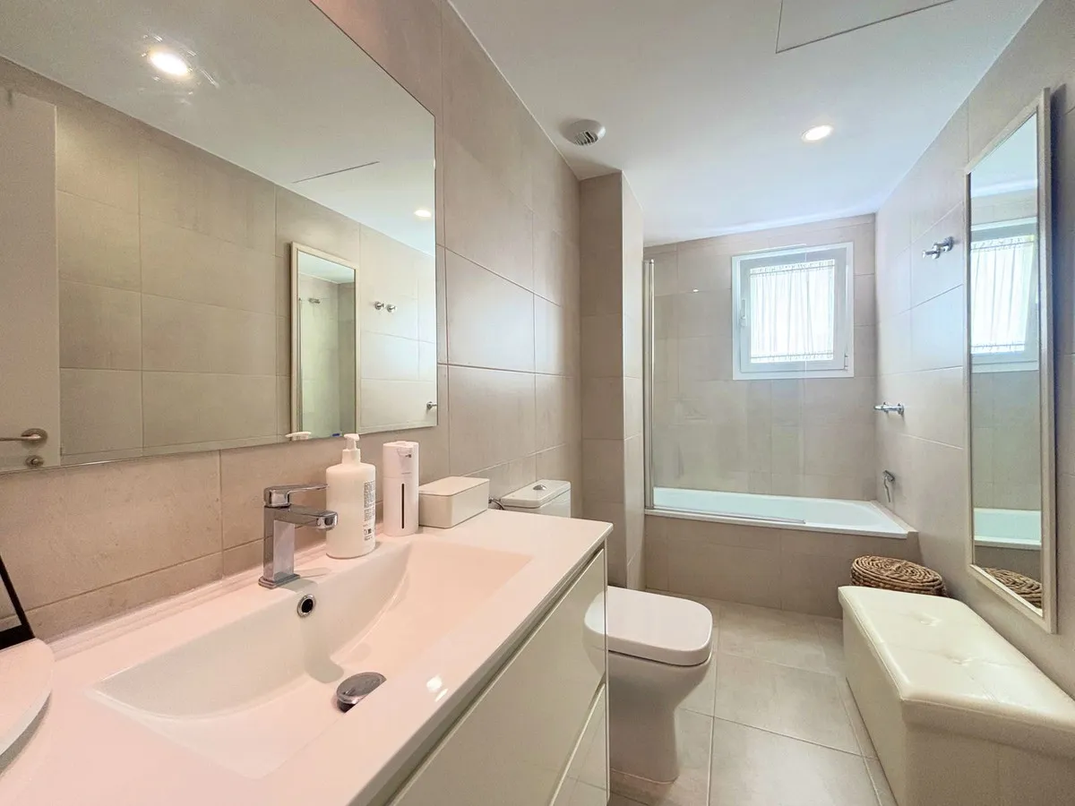 ef434cdf-0c08-4fe2-8c54-327183c32f98