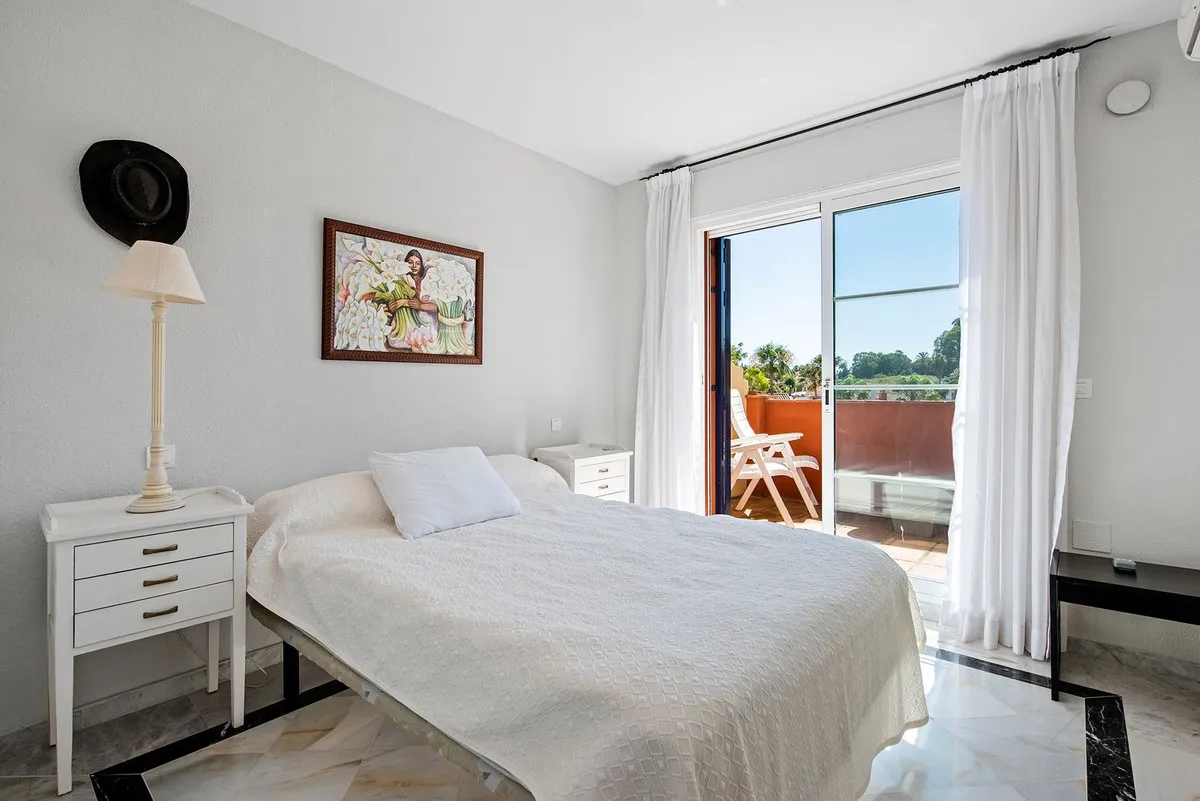 30b69ec4-355f-4d44-9c70-d99adf783c87