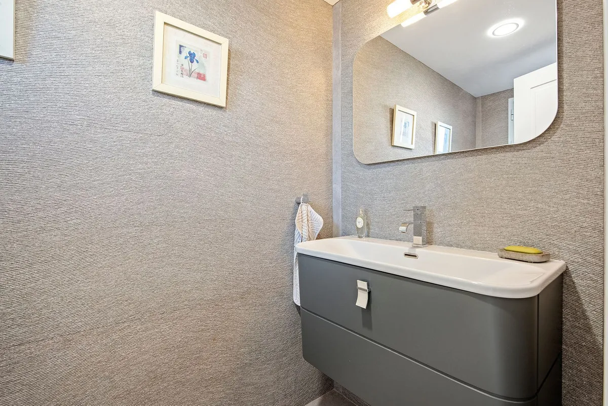 3eceba25-fd35-421e-9bd1-f4a8005a824a