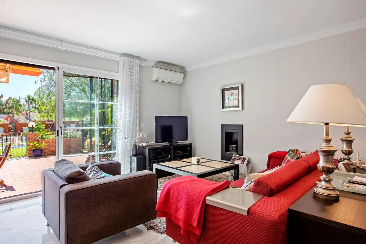 4050d3fc-8354-405d-a721-04391bc593af